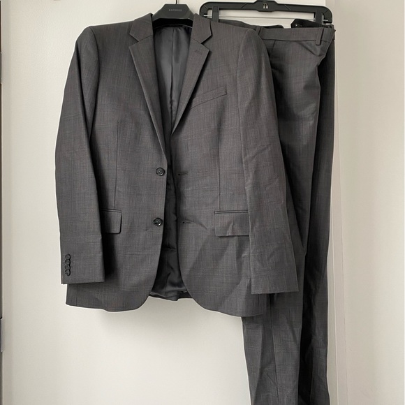 Express Men’s Grey Plaid Photographer Suit - Picture 2 of 6